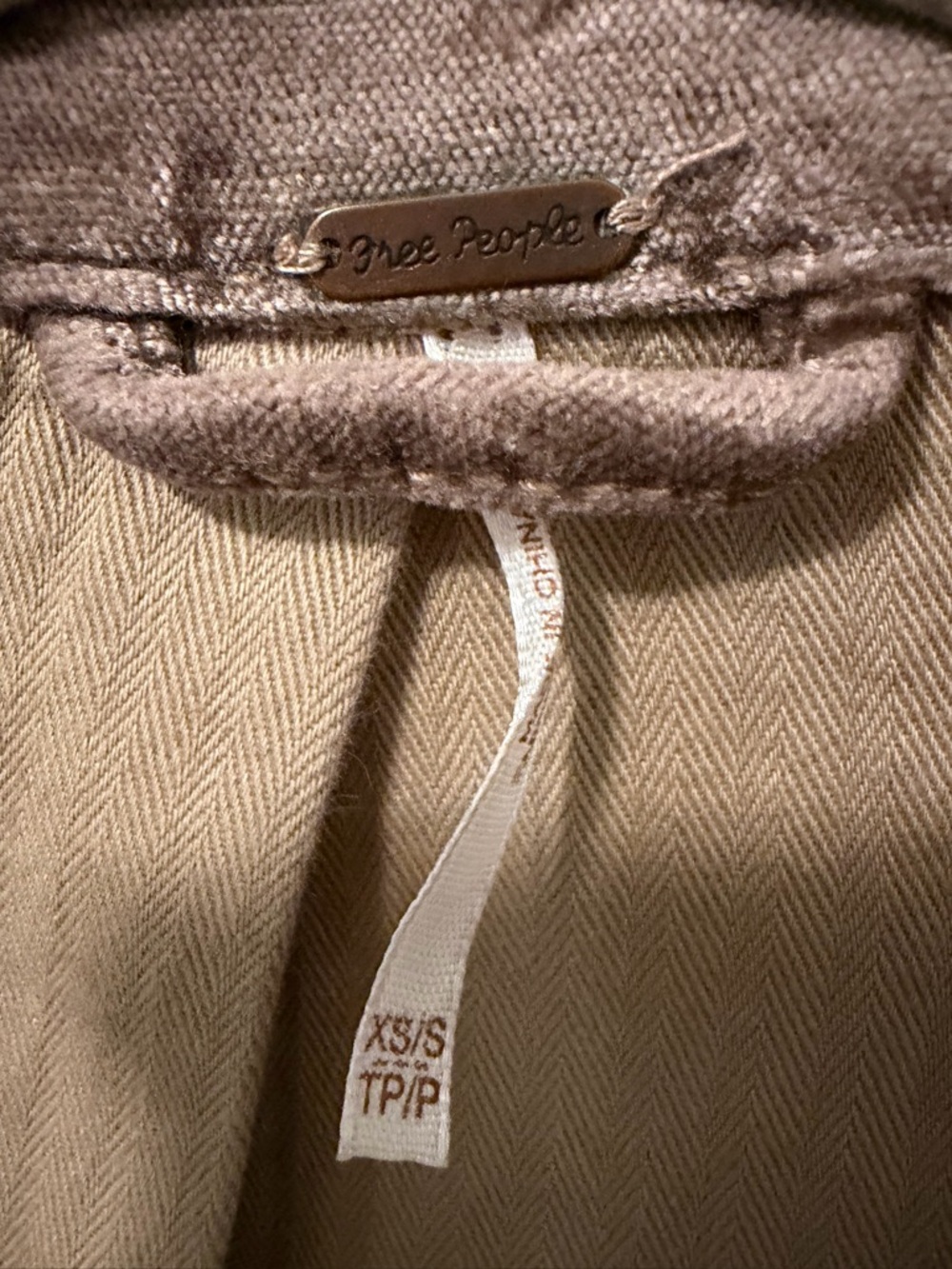 Free People Velvet Mauve Oversized Trucker Jacket Sz XS Fits S / M Spring Chic - Picture 12 of 16
